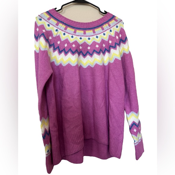 Vince Camuto Sweaters - NWT- Vince Camuto Pink Sweater with Blue, Yellow, and Cream design. Size Medium